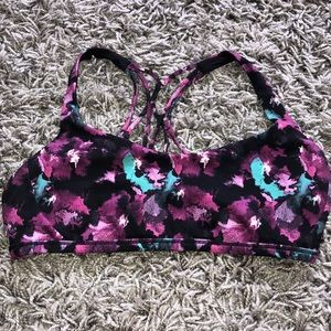 Size 8 Lululemon free to be zen bra